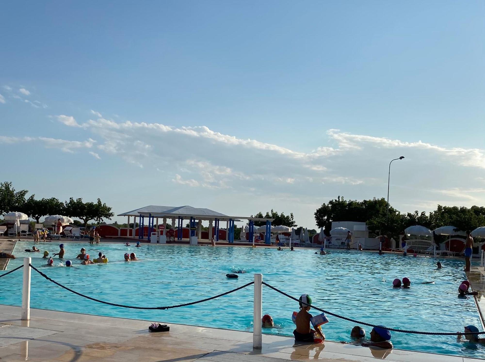 Salento - Accogliente Vacanze In Villaggio Con Piscina Vicino A Apartment